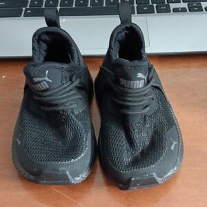 Kids puma shoes